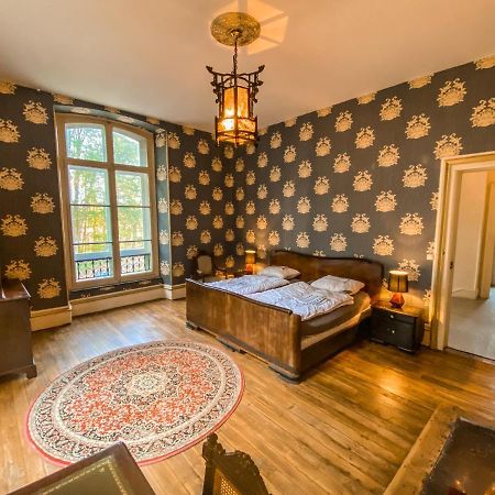 Private Castle With Park - Chateau Guillermo La Moncelle Экстерьер фото